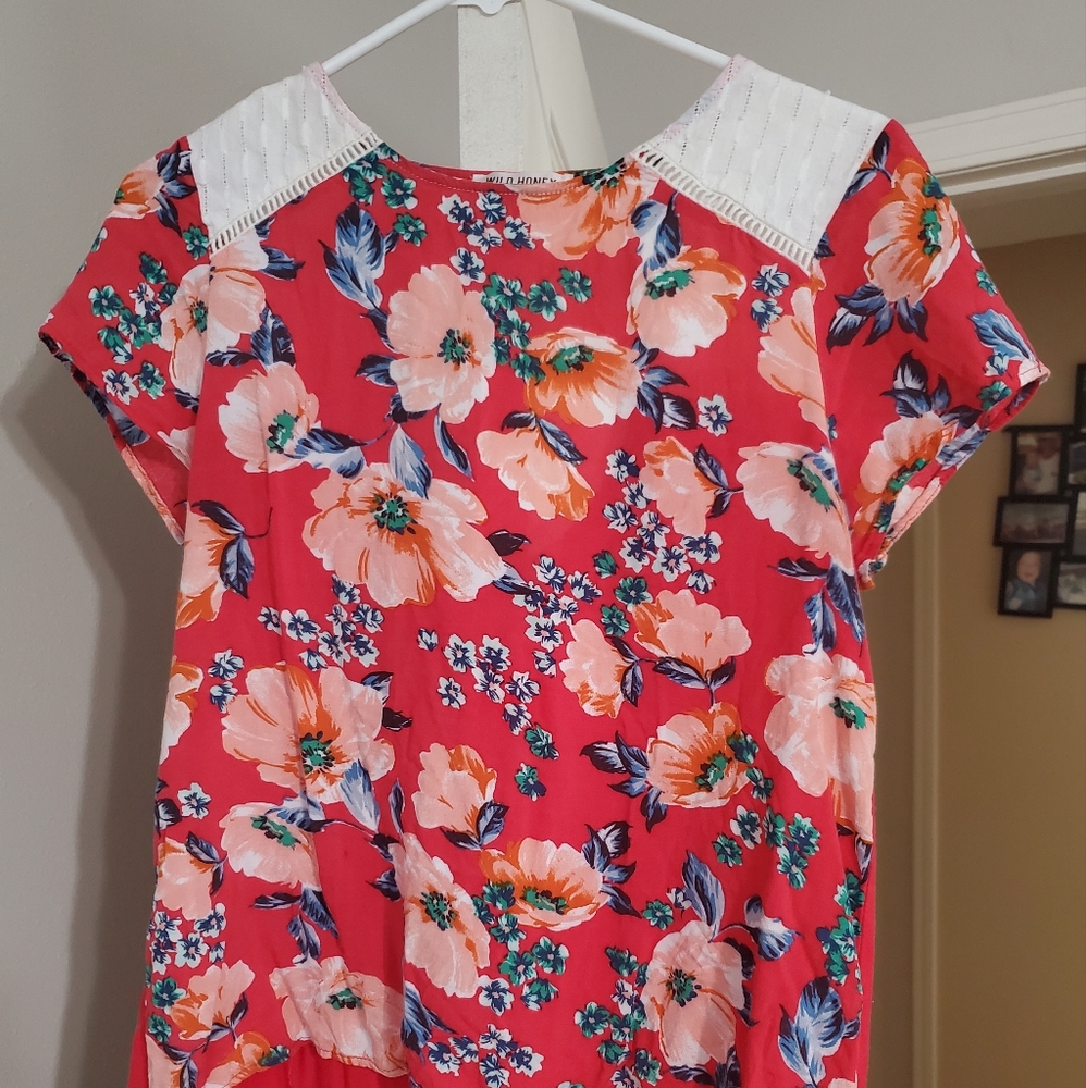Womens M top